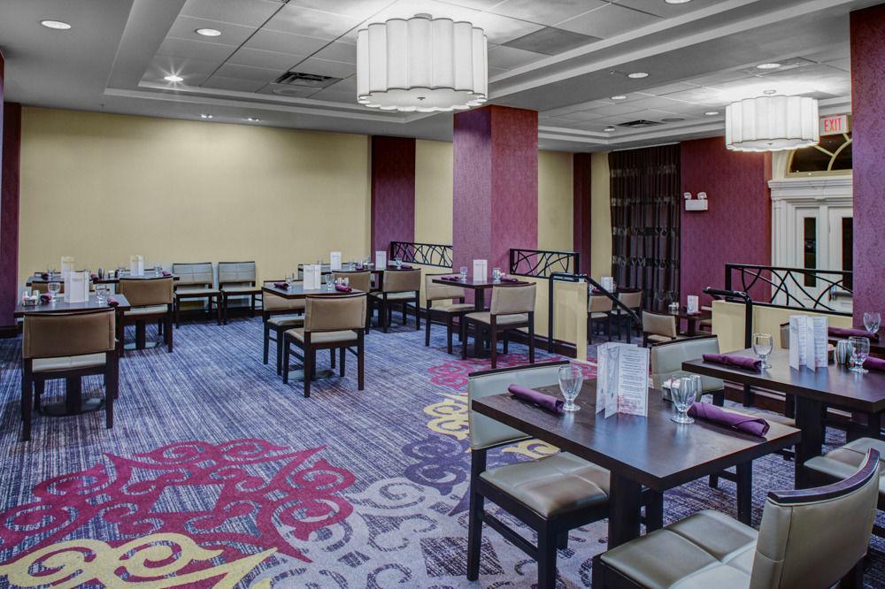 Courtyard Kansas City Country Club Plaza Exterior photo